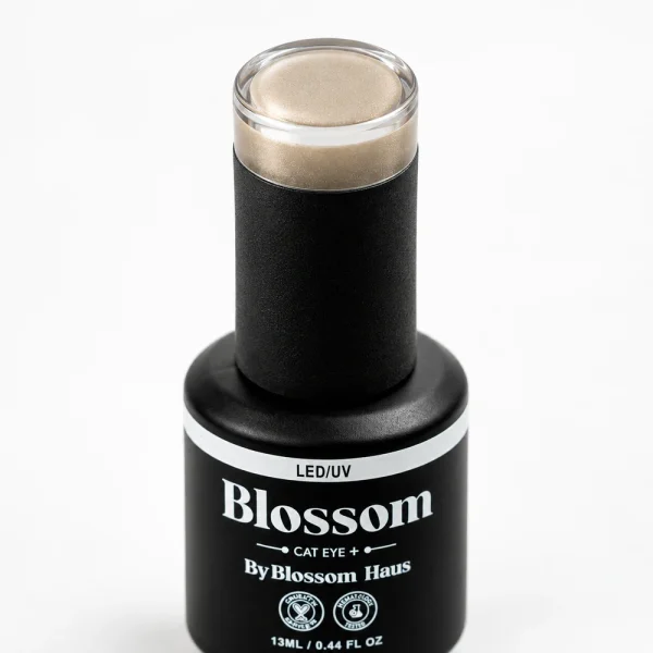 Esmalte en gel Cat Eye+ Blossom, 13 ml, tono crema — detalle
